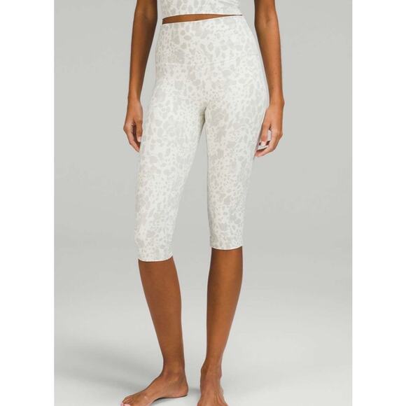 Lululemon Align High-Rise Crop 17” Cheetah Camo Antique White Multi Size 10 - Picture 3 of 7